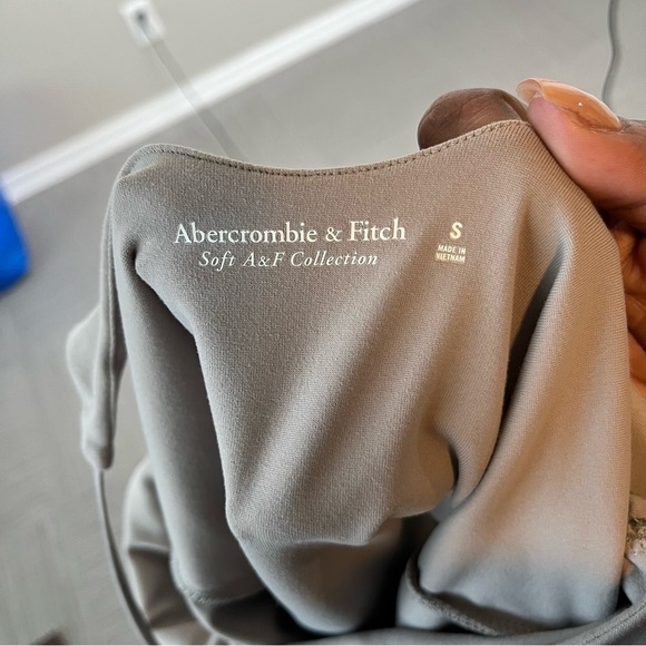 Abercrombie and Fitch Women Bodysuit Small Soft AF Tan Gray Thong Dipped‎ Back - Picture 8 of 9